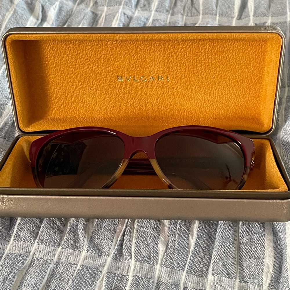 Bvlgari Sunglasses with case - Picture 13 of 16
